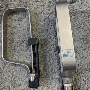 Bike lock mounting clip